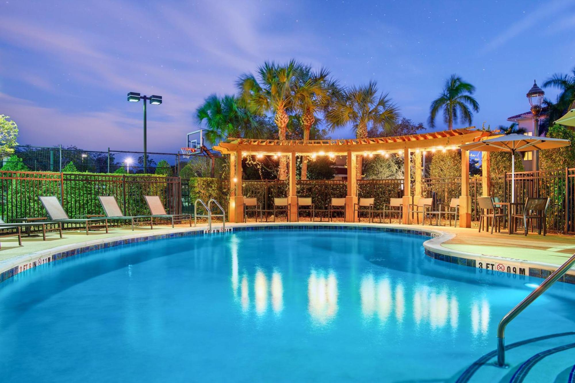 Residence Inn By Marriott Fort Myers At I-75 And Gulf Coast Town Center Эстеро Экстерьер фото