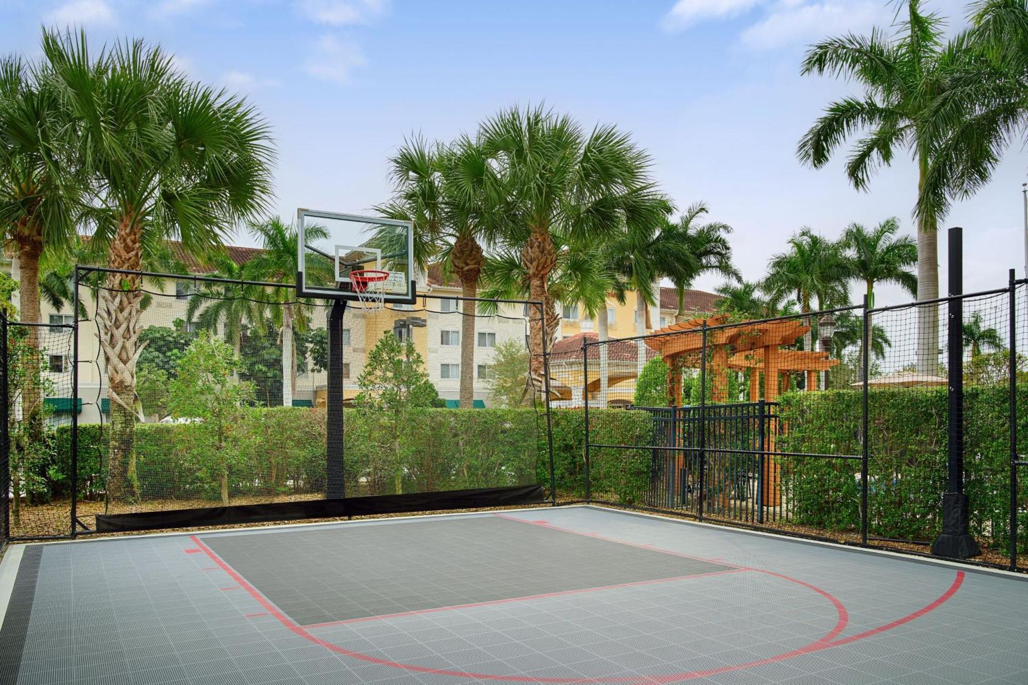 Residence Inn By Marriott Fort Myers At I-75 And Gulf Coast Town Center Эстеро Экстерьер фото